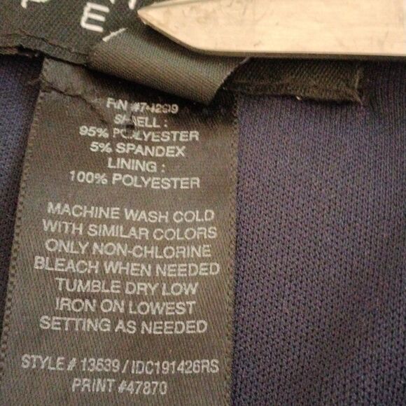 En Focus Petite Tropical Inspired Dress - Picture 9 of 11